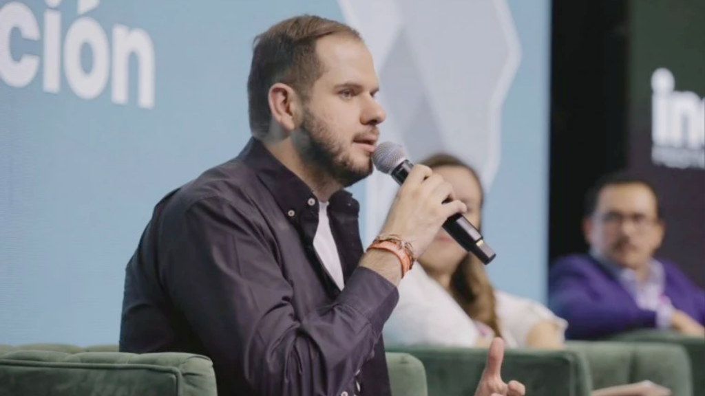 Daniel Acosta - La Sultana Informa Daniel Acosta, Empresas Fantasma, Samuel García, Nuevo León, Funcionario Estatal, Millonario, Ingresos