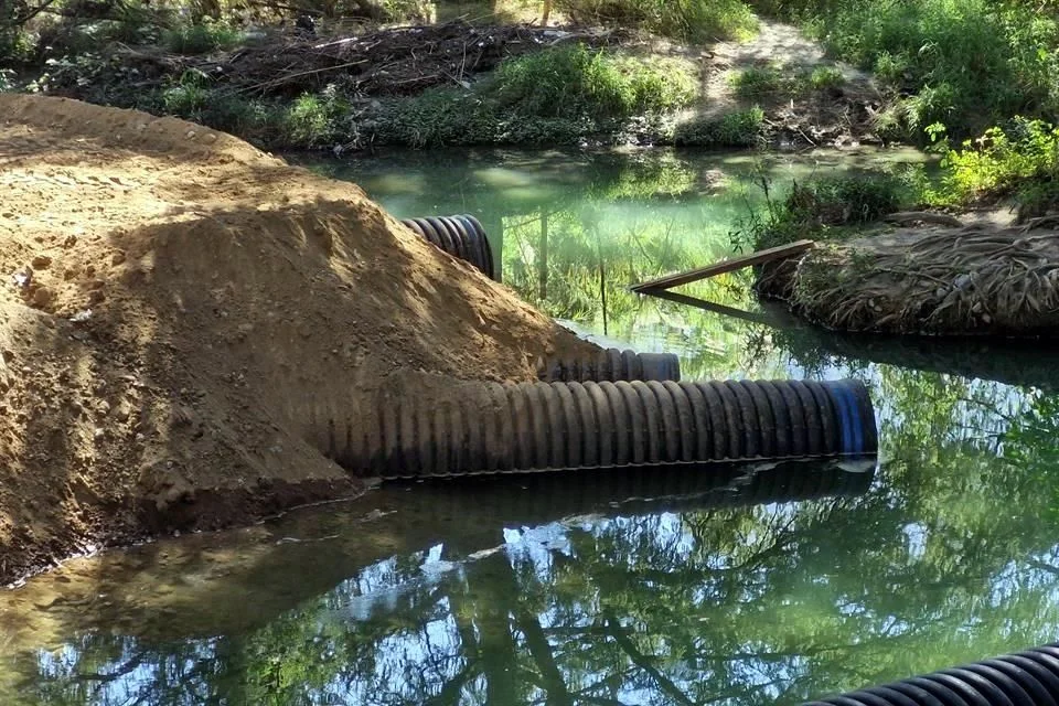 Image - La Sultana Informa El Río La Silla Fue Obstruido Por Una Obra Frente Al Dif Capullos Sin Contar Con Permiso Ambiental Definitivo, Generando Riesgo De Inundaciones.