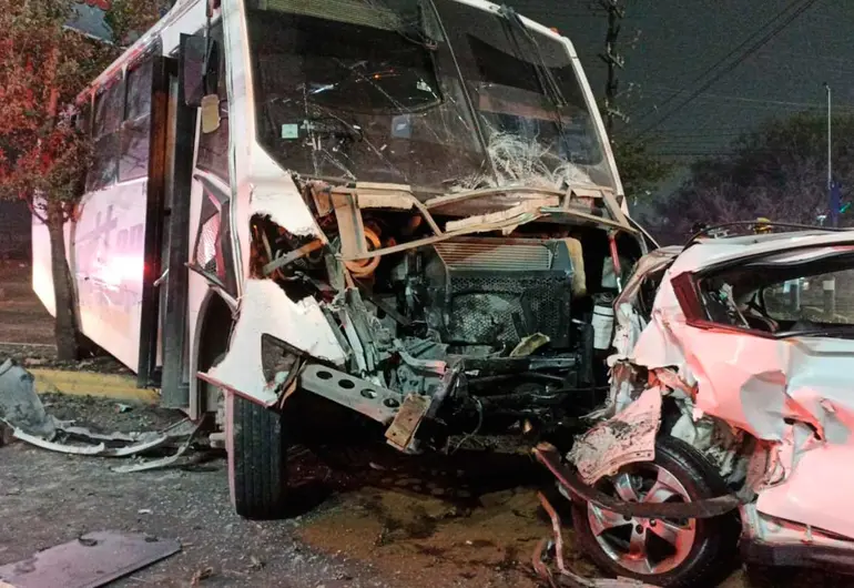 Image - La Sultana Informa Accidente Vial En García Deja 33 Lesionados, 10 Trasladados Al Hospital 21 Del Imss. Choque Múltiple En García Complicó Vialidades Toda La Noche Del Lunes.