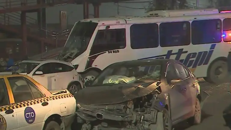 Image - La Sultana Informa Accidente Vial En García Deja 33 Lesionados, 10 Trasladados Al Hospital 21 Del Imss. Choque Múltiple En García Complicó Vialidades Toda La Noche Del Lunes.