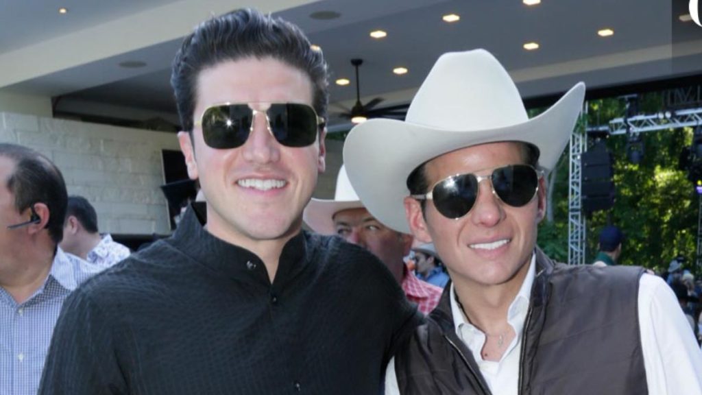 Mike Flores Junto a Samuel García 