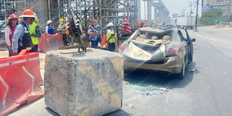 Metro Aplasta Coche En Apodaca - La Sultana Informa