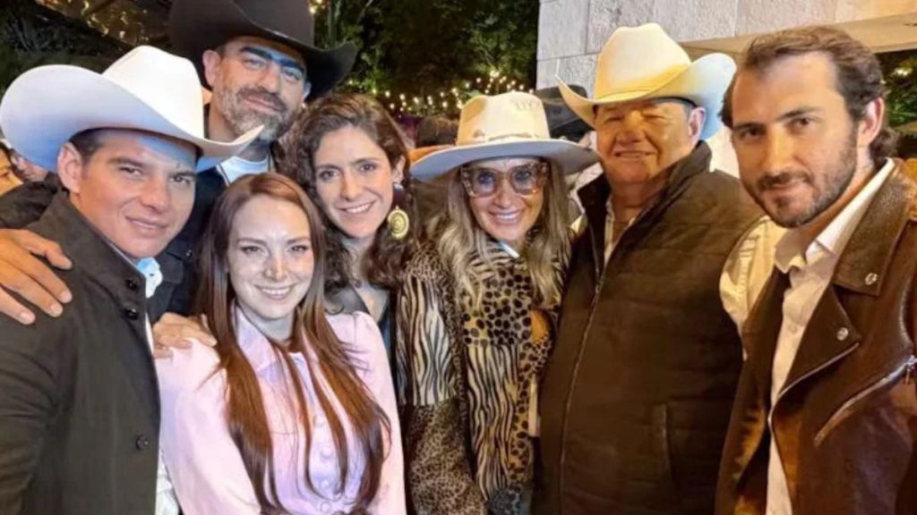 Adela Micha Atiende a La Fiesta De Cumpleaños De Mike Flores - La Sultana Informa