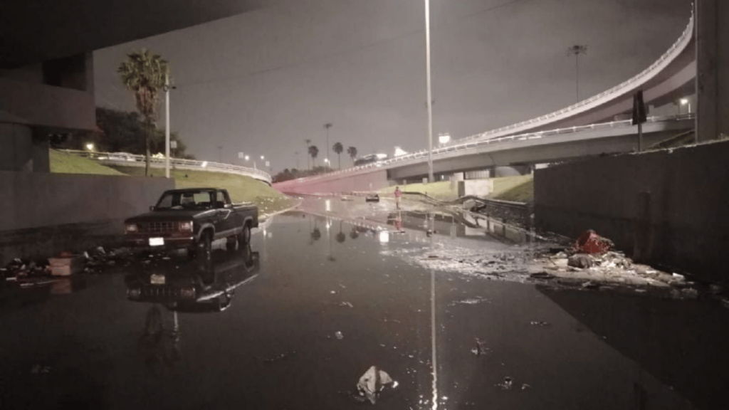 Caos Por Drenaje Dañado Y Las Inundaciones Lo Agravan 
