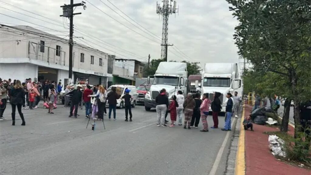 Vecinos Protestan Por Cortes De Luz En Monterrey - La Sultana Informa