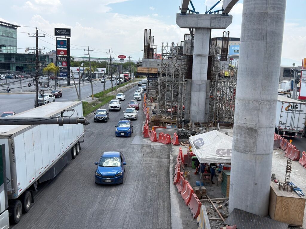 El Supuesto Avance, Samuel Presume El Metro Que Está En Obra Gris En Ambas Construcciones - La Sultana Informa