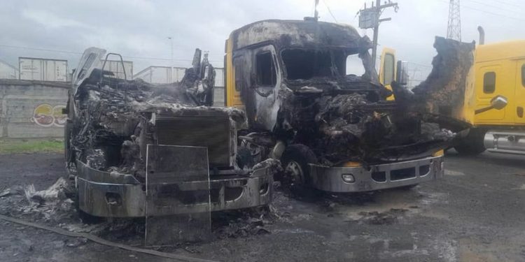 Incendio De Tractocamión En Apodaca - La Sultana Informa